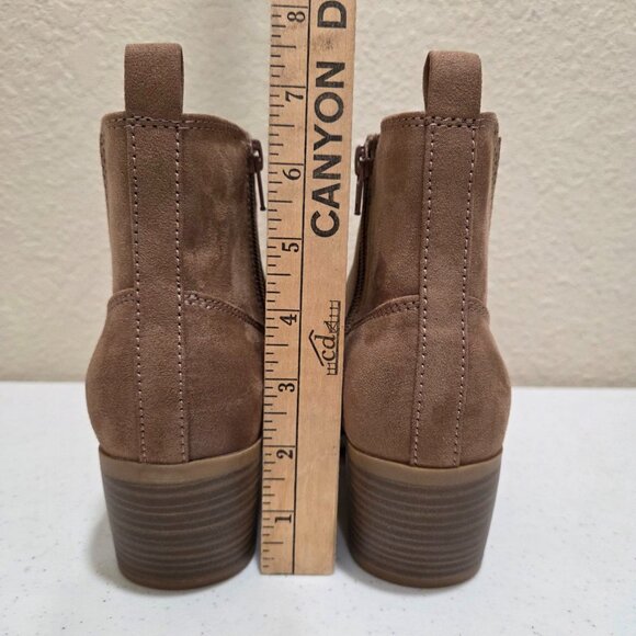 Beige Booties Fall Color Suede Women's Size 8 Old Navy Block Heel Almond Toe - Picture 6 of 10